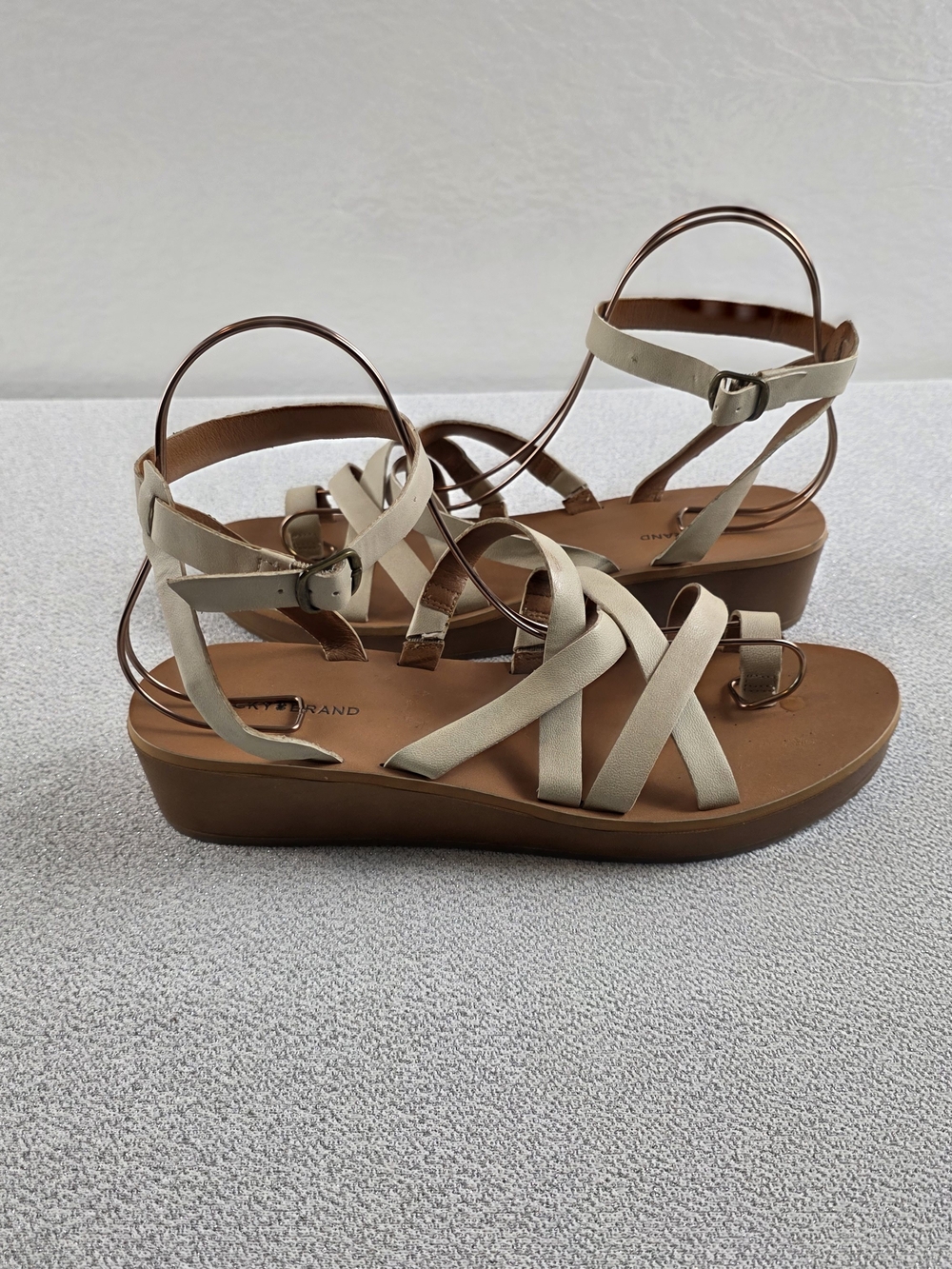 Lucky Brand Hoami Strappy Ankle Sandal Cream Wmn's 11